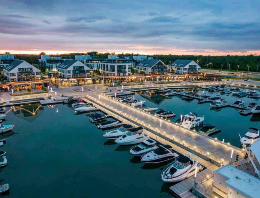 Aquarius 2 Bedroom Condo Friday Harbour Innisfil Exterior photo