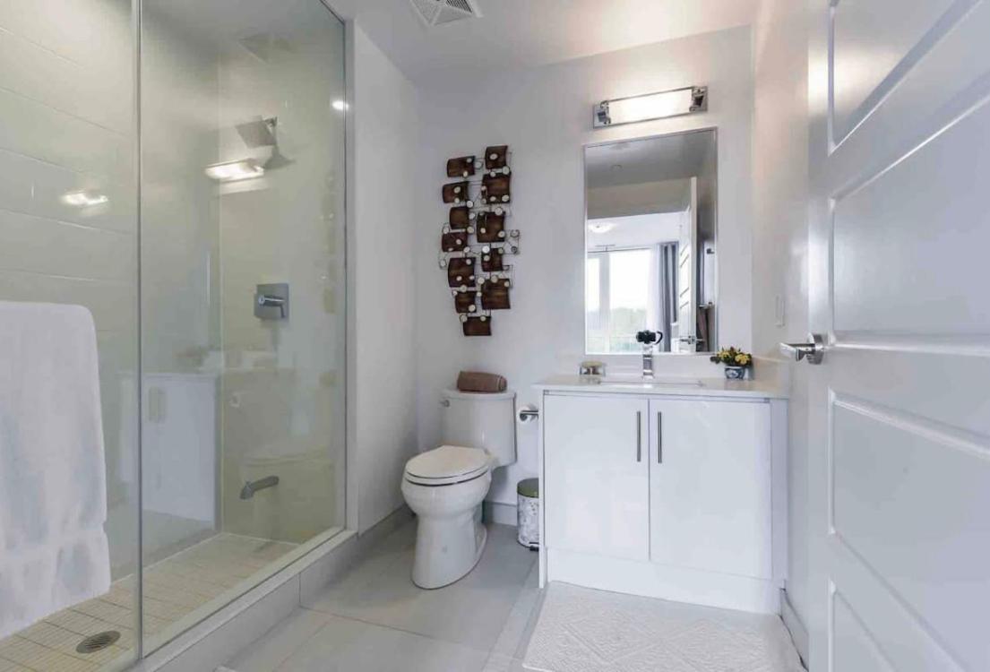 Aquarius 2 Bedroom Condo Friday Harbour Innisfil Exterior photo