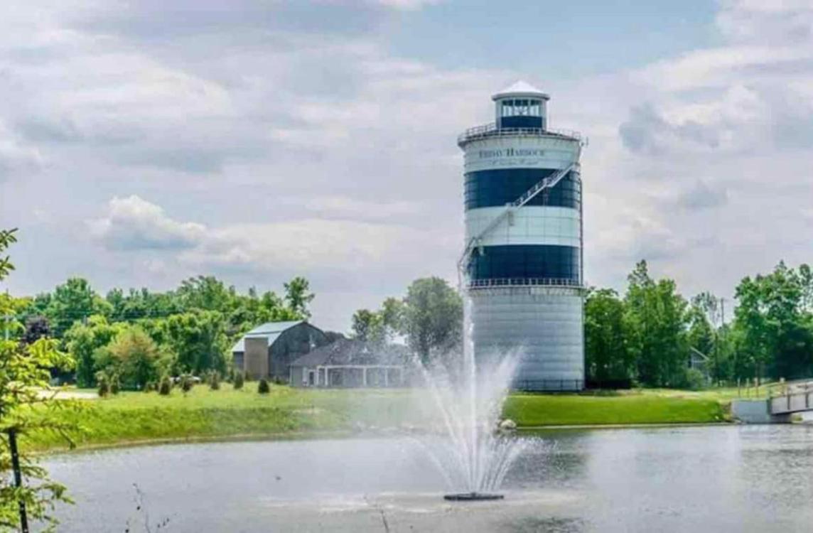 Aquarius 2 Bedroom Condo Friday Harbour Innisfil Exterior photo